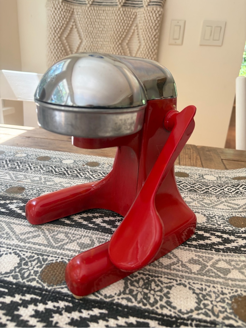 Juice King Vintage Manual Red Citrus Juicer - Picture 7 of 7